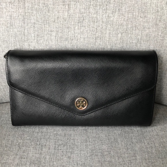 Tory Burch Handbags - Preowned TORY BURCH Clutch with a removable strap